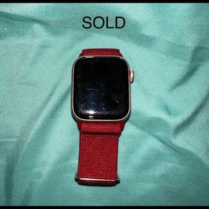 Rose Gold 40mm Apple Watch SE